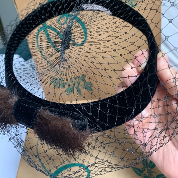 Elegant Vintage Early 1960s Hat - Picture 5 of 9